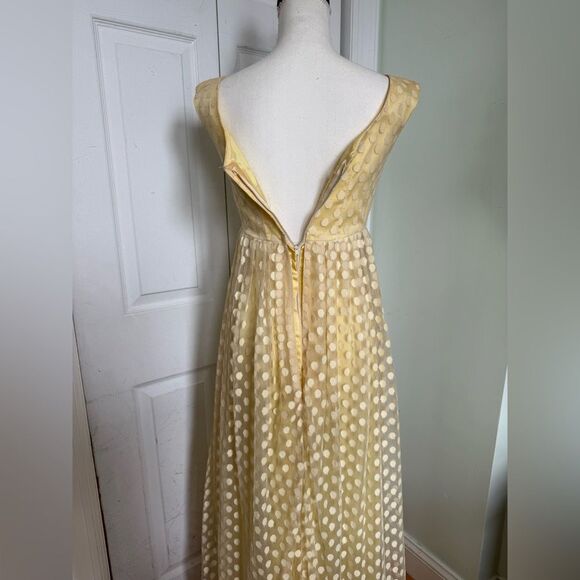 1950s/60s Baby Doll Empire Waist Yellow Polka Dot Dress - Picture 11 of 15